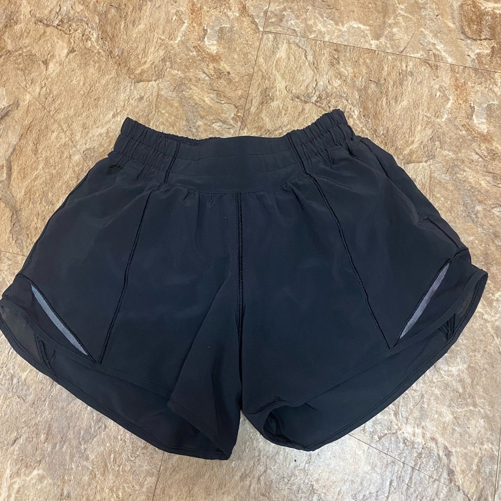 Lululemon Hotty Hot Shorts 4”